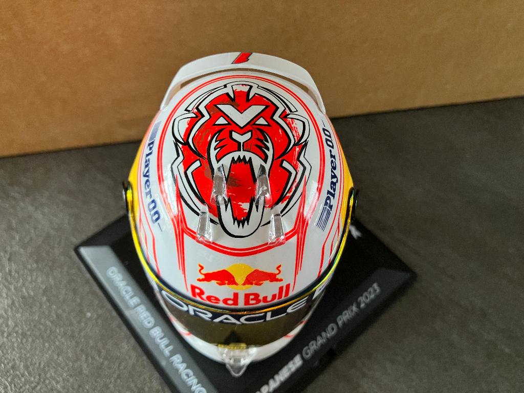 ✅ Max Verstappen 1:4 helm 2023 Japanese GP Red Bull RB19, Verzamelen, Automerken, Motoren en Formule 1, Ophalen of Verzenden, Nieuw