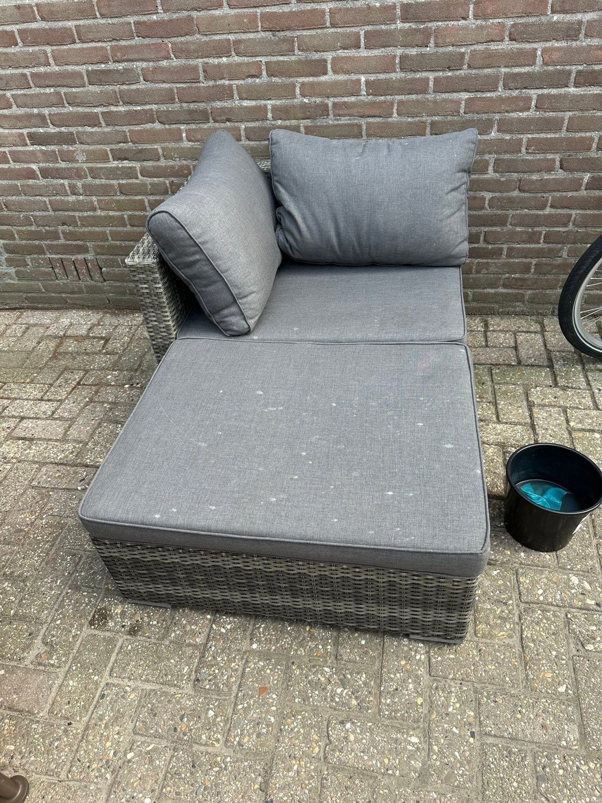 Wicker loungebank met kussen, Gebruikt, Loungeset, Wicker, Bank