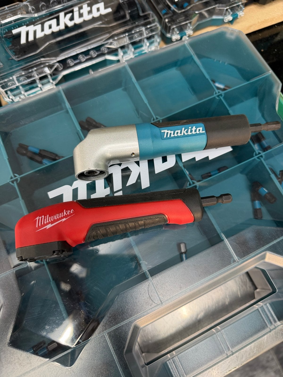 2x Haakse Schroever: Makita en Milwaukee - Zo goed als nieuw, Ophalen of Verzenden, Zo goed als nieuw, Boor- en Schroefmachine