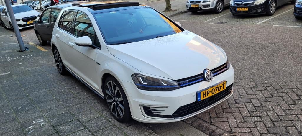 Volkswagen Golf 1.4 gte  204pk 5D DSG 2015 Wit, Zwart, Wit, 1395 cc, 1499 kg