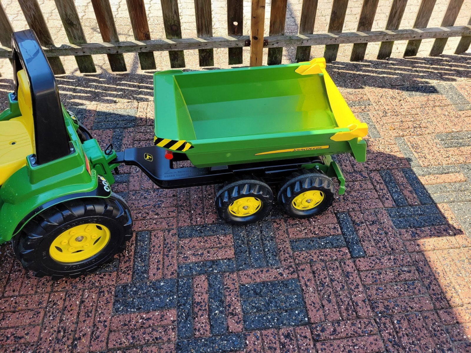 John Deere traptractor met verstelbare zitting en aanhanger, Ophalen, Zo goed als nieuw