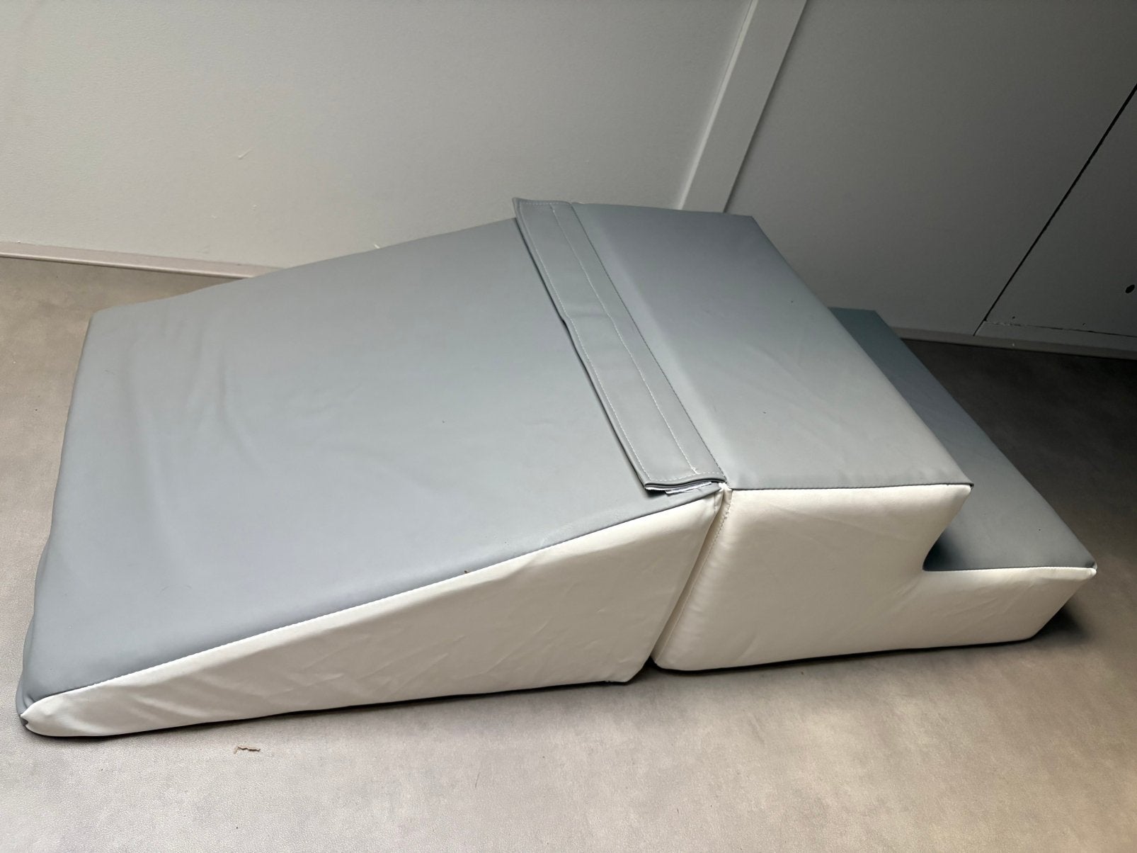 Speelkussen glijbaan met trapje foamblokken, Kinderen en Baby's, Ophalen, Zo goed als nieuw, Jongen of Meisje