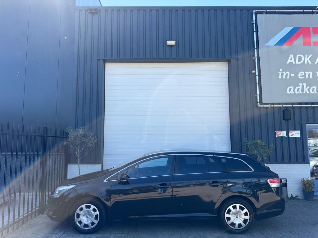 Toyota Avensis Wagon 1.8 VVTi Comfort 1e EIGENAAR/CLIMA/TREK, Voorwielaandrijving, Zwart, 4 cilinders, Zwart