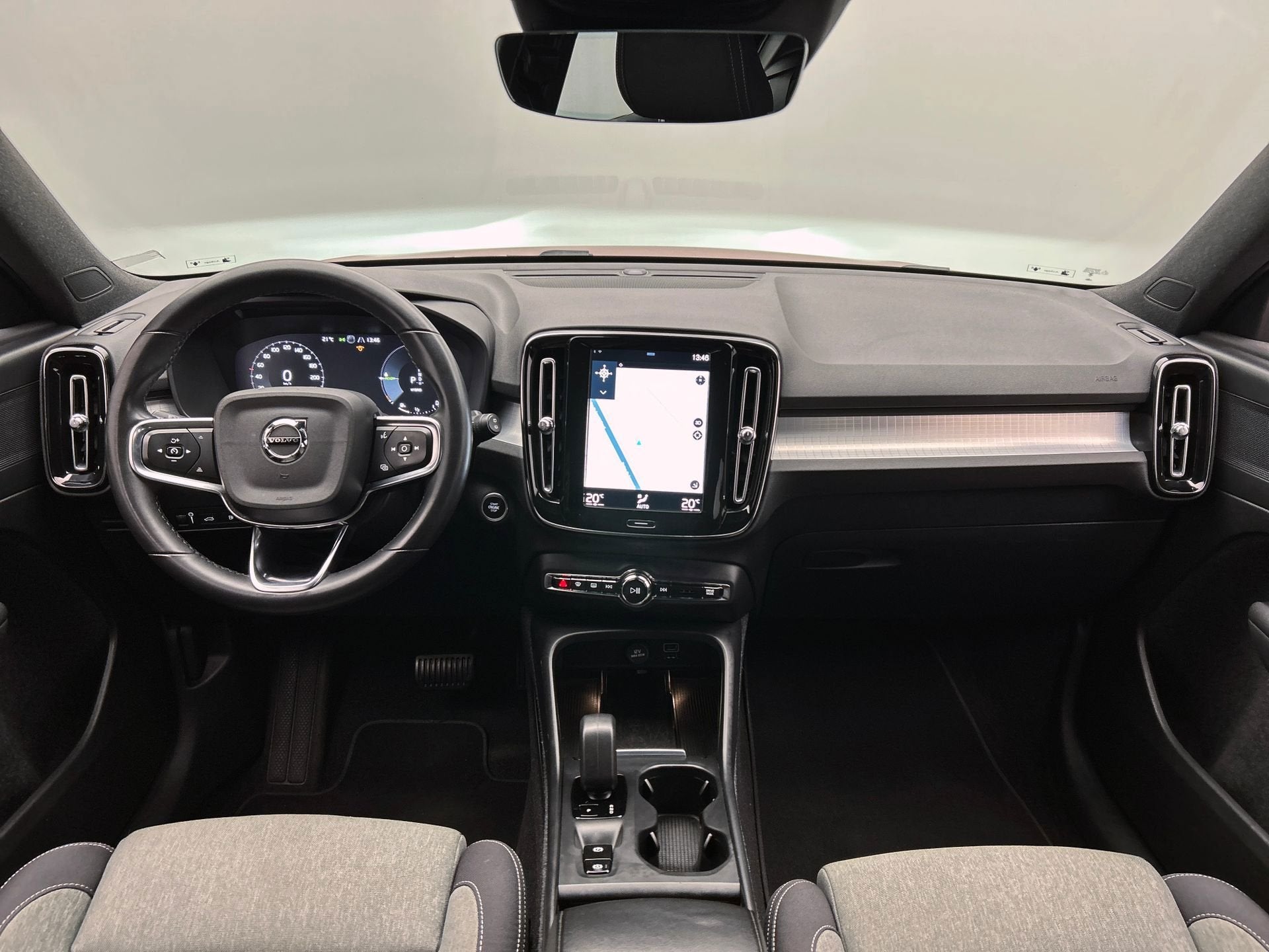Volvo XC40 1.5 T4 Plug-in hybrid Core Recharge | Elek. Koffe, Auto's, Stof, Gebruikt, Zwart, 287 pk