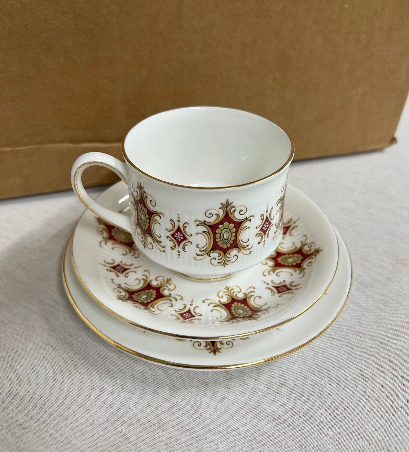Paragon Bone China "Flamenco" Thee Kop, Schotel & Bord setje, Ophalen of Verzenden