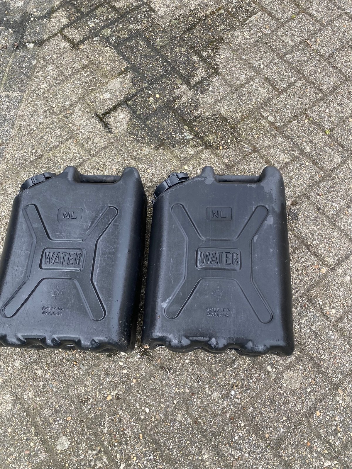 stevige kunststof jerrycan 20 liter, Auto-onderdelen, Brandstofsystemen, Ophalen of Verzenden, Gebruikt