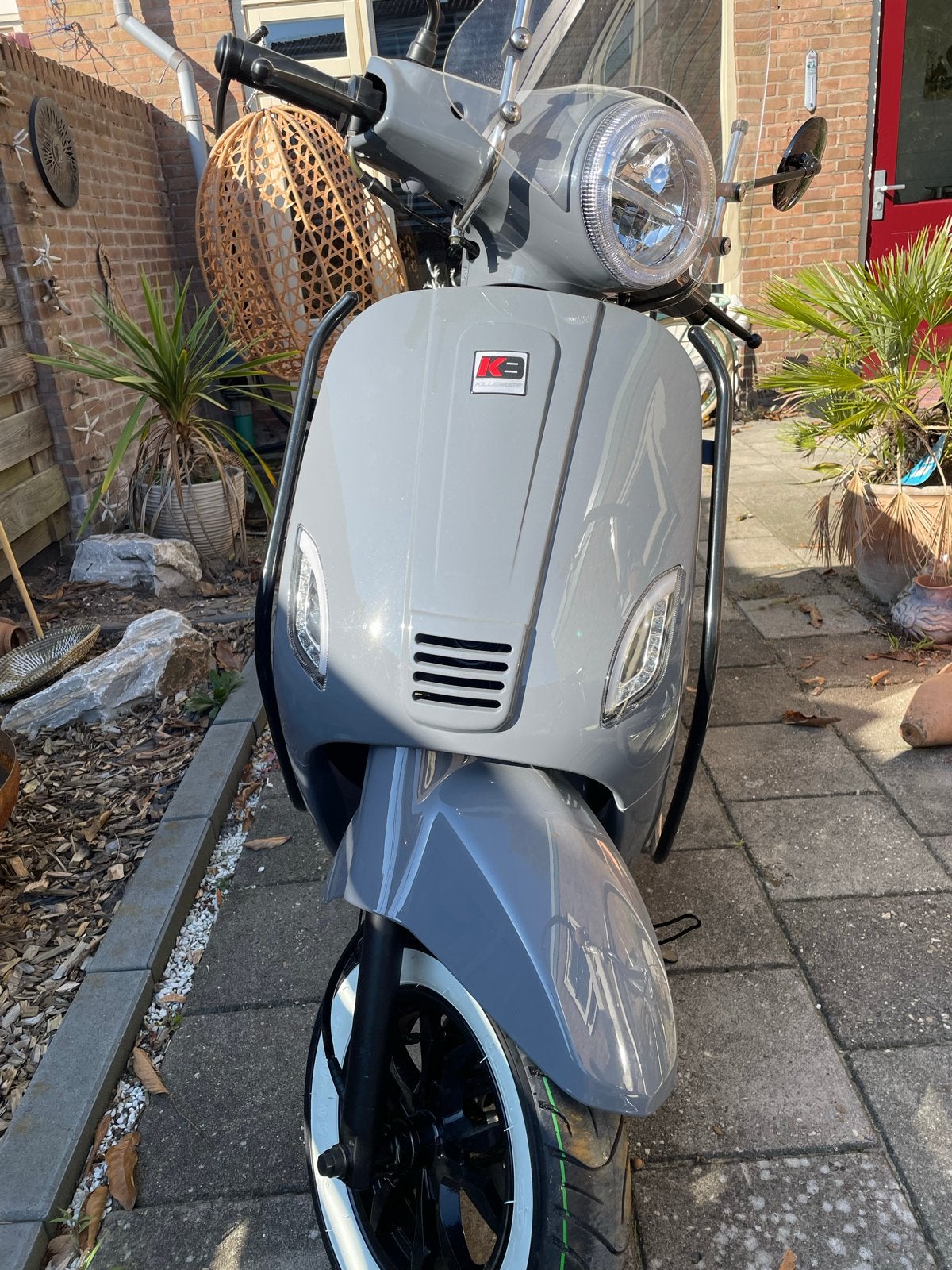 Nieuwe Killerbee Luxe Scooter - Slechts 16 km gereden!, Zo goed als nieuw, Benzine, Ophalen, Overige merken