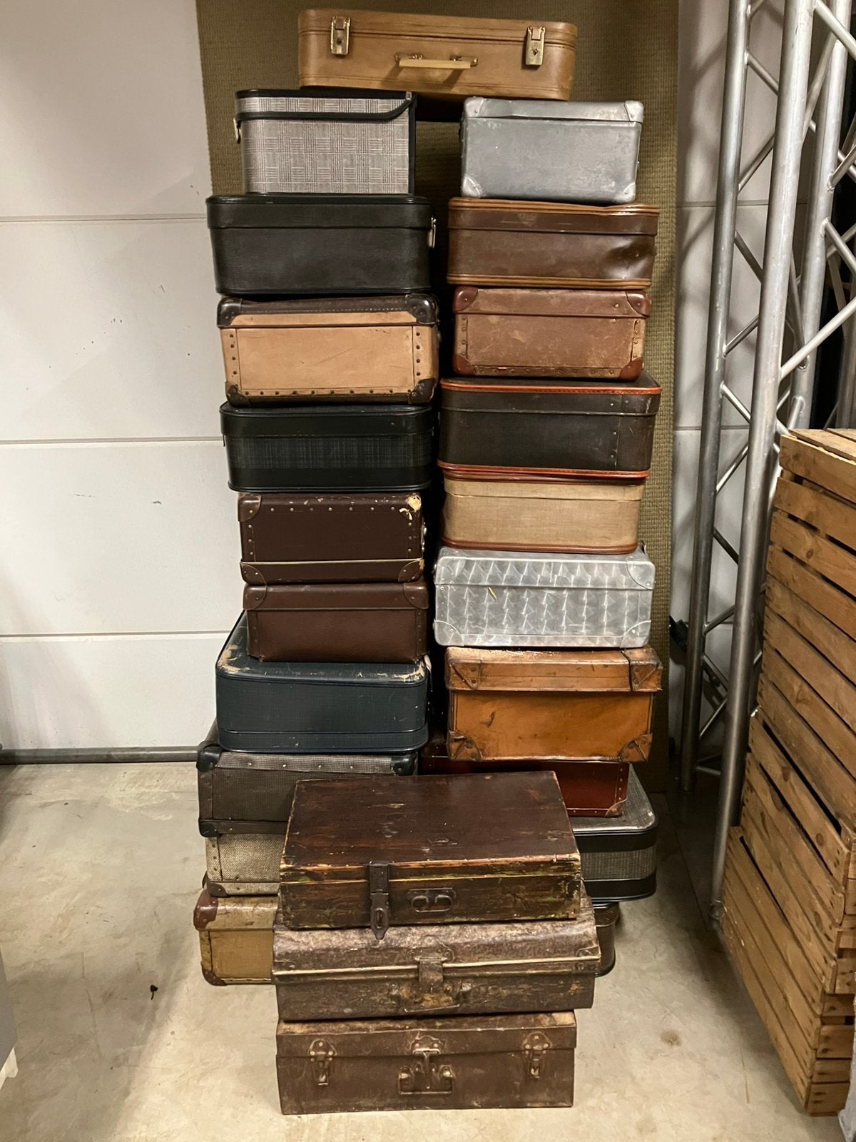 Vintage reiskoffers 24 stuks in goede staat., Ophalen