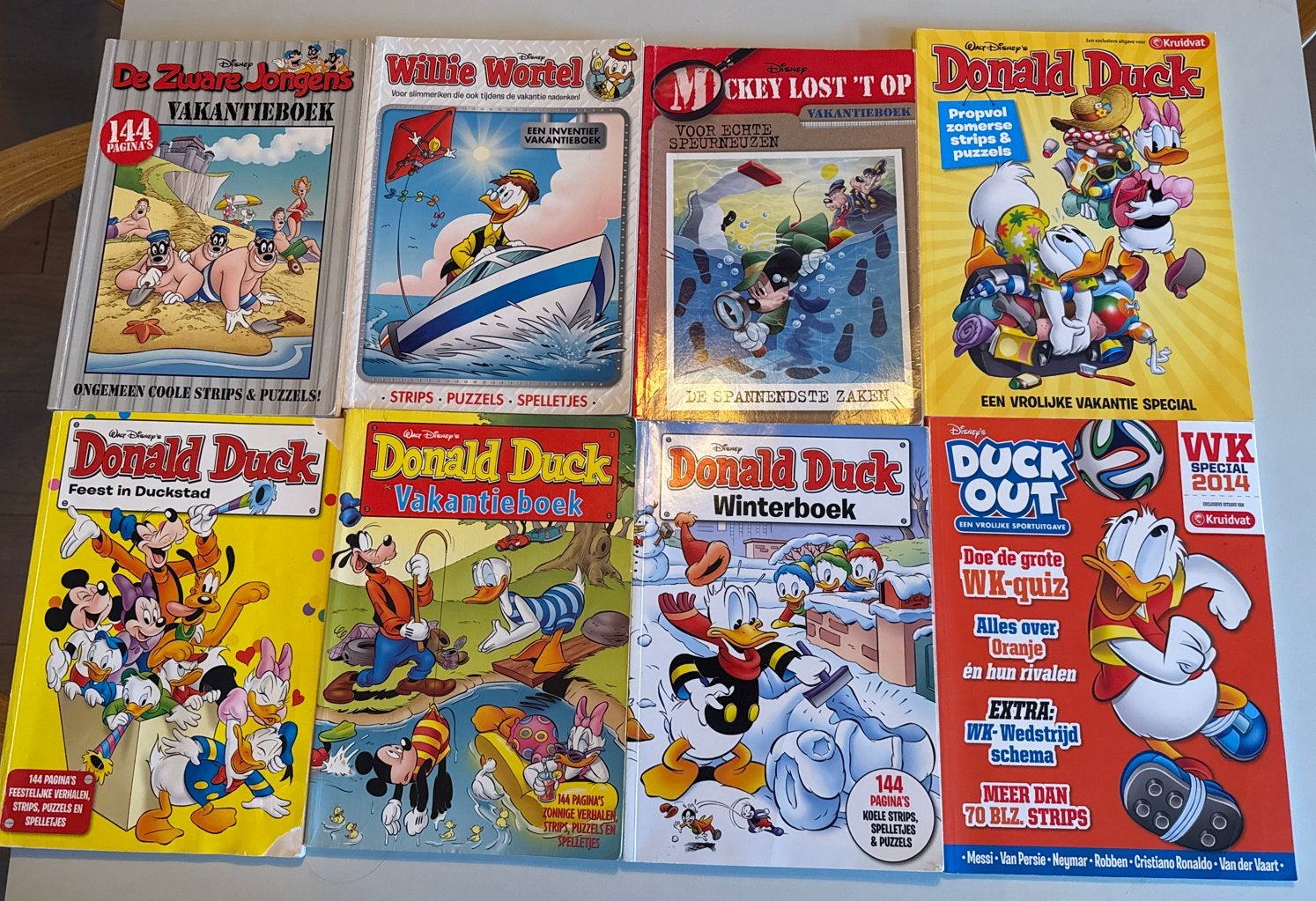 Donald Duck Vakantieboeken en Specials (8 stuks), Boeken, Meerdere stripboeken, Ophalen of Verzenden, Gelezen
