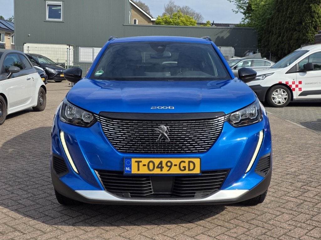 Peugeot 2008 1.2 PureTech Allure, navi, trekhaak, stoelverw., Auto's, Gebruikt, 1199 cc, Blauw, Leder en Stof