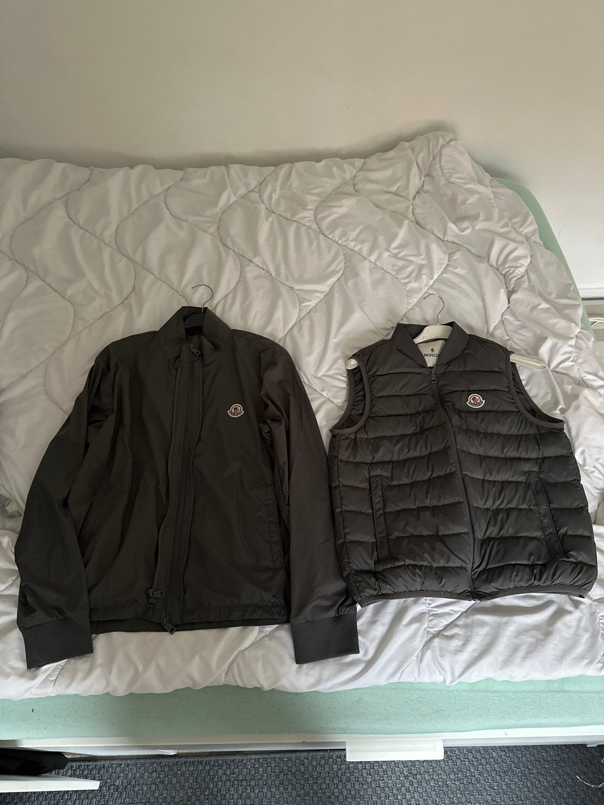 Moncler jas en bodywarmer set - Zo goed als nieuw, Kleding | Heren, Ophalen of Verzenden, Zo goed als nieuw, Maat 46 (S) of kleiner