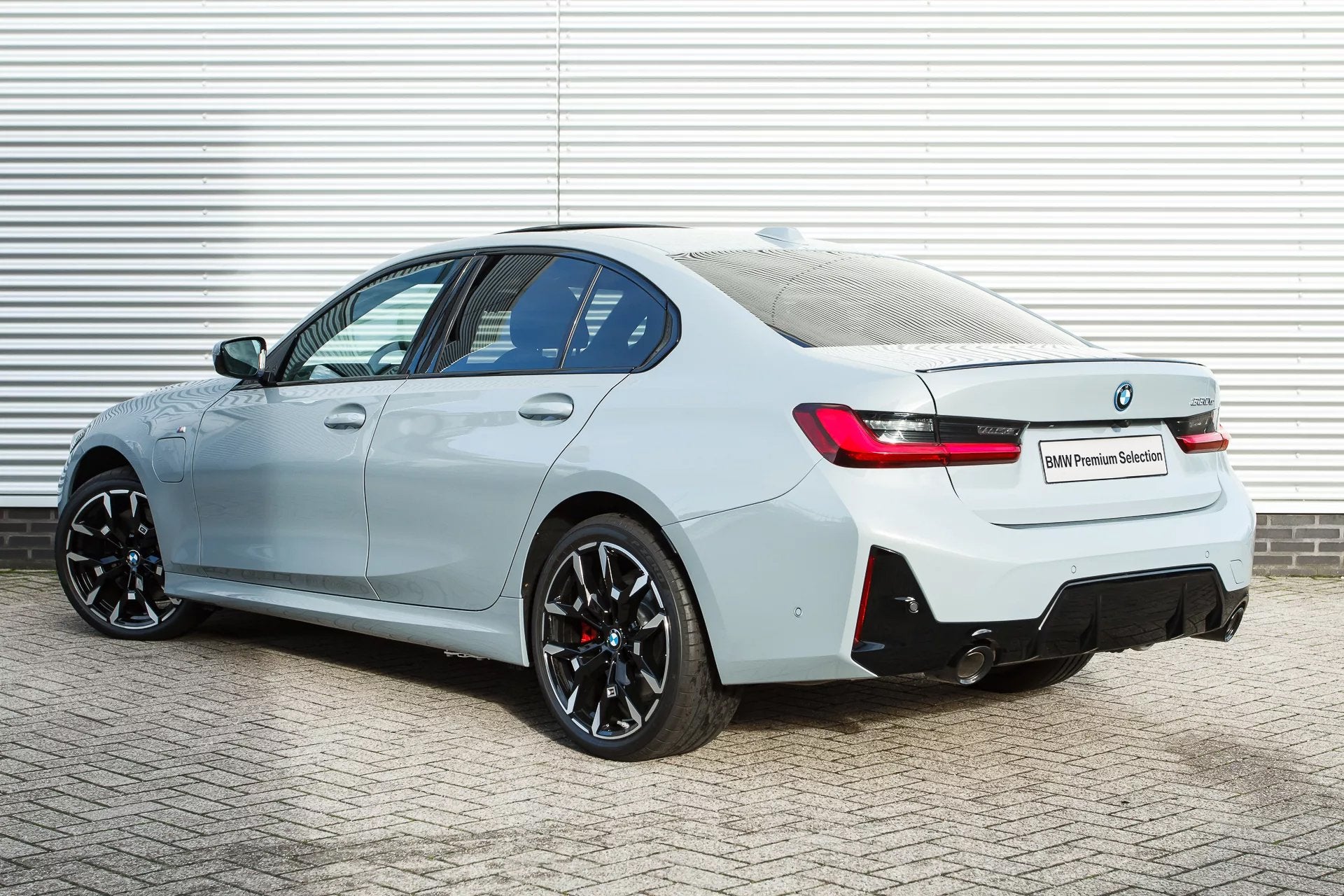BMW 3 Serie 330e M Sport Automaat / Schuif-kanteldak / Trekh, Achterwielaandrijving, 4 cilinders, Met garantie (alle), Bedrijf