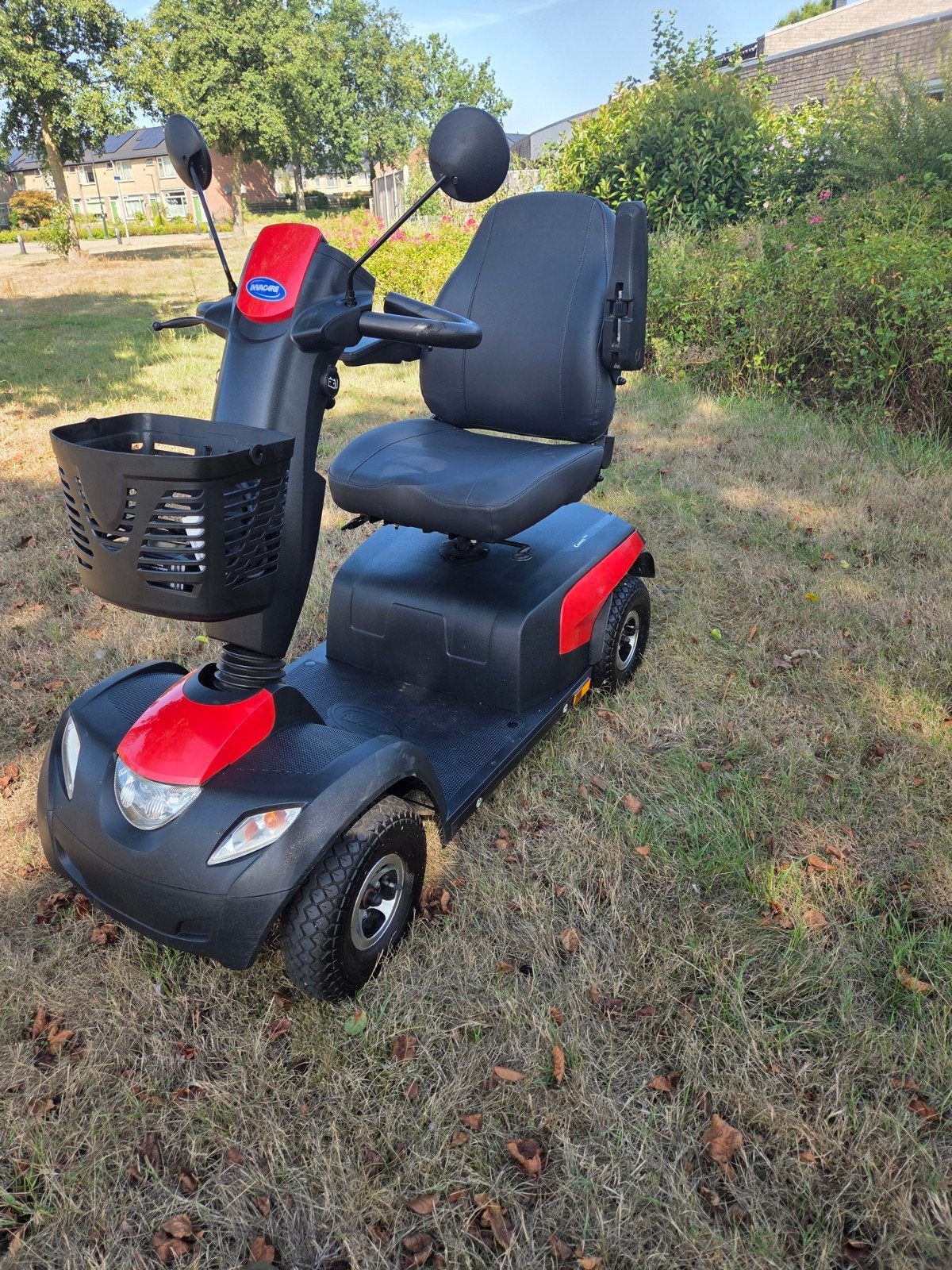Nette scootmobiel van Invacare type Comet Pro  4, Gebruikt, Ophalen of Verzenden, Invacare, 16 km/u of meer