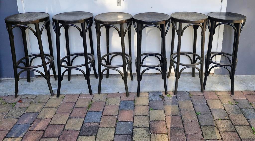 Set van 6 thonet houten barkrukken, Huis en Inrichting, Barkrukken, Ophalen, Met voetsteun, 90 cm of meer, Hout