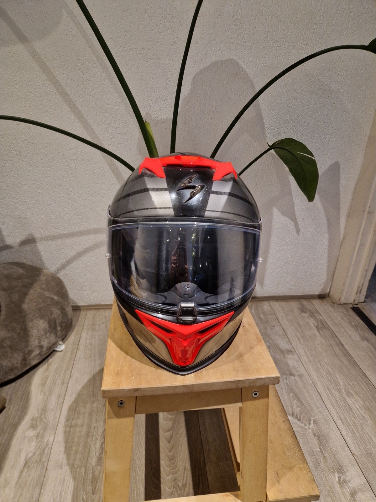 Scorpion EXO‑510 Air Ferrum motorhelm – zwart/zilver/rood, XS, Kinderen, Integraalhelm, Tweedehands