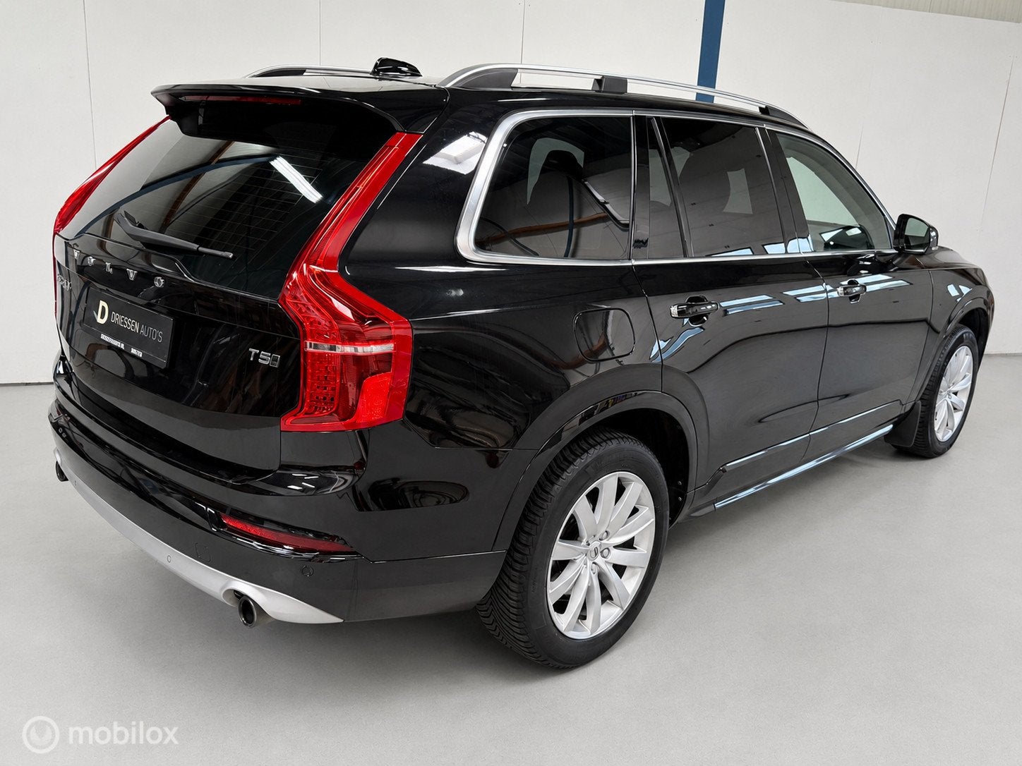 Volvo XC90 2.0 T5 AWD Momentum 7-ZITPLAATSEN / PANO, Auto's, Gebruikt, 1969 cc, 1898 kg, 7 stoelen