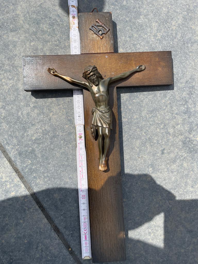 Vintage houten kruisbeeld met bronzen corpus, Antiek en Kunst, Ophalen of Verzenden
