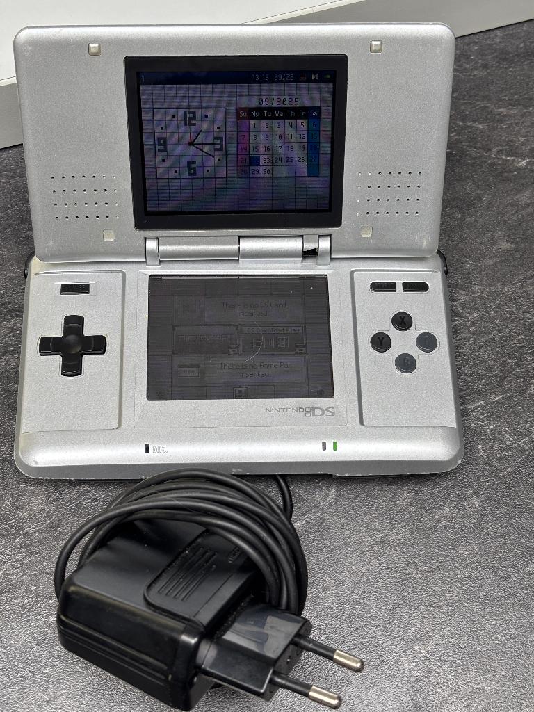 Nintendo DS classic zilver met lader, Ophalen of Verzenden, Gebruikt, Zilver, DS Lite