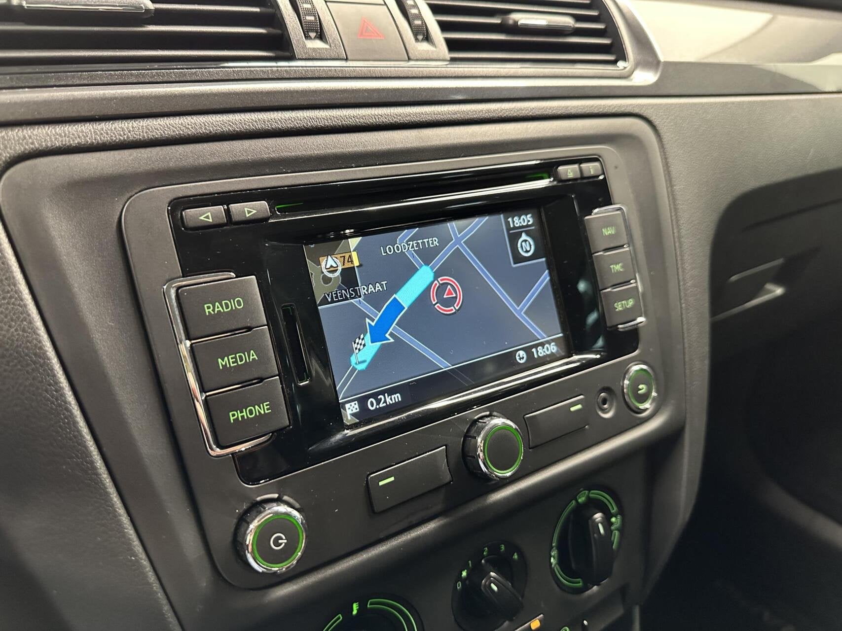 Foto 33 van Skoda Rapid 1.2 TSI Greentech Active AIRCO NAVI CRUISE LM 71