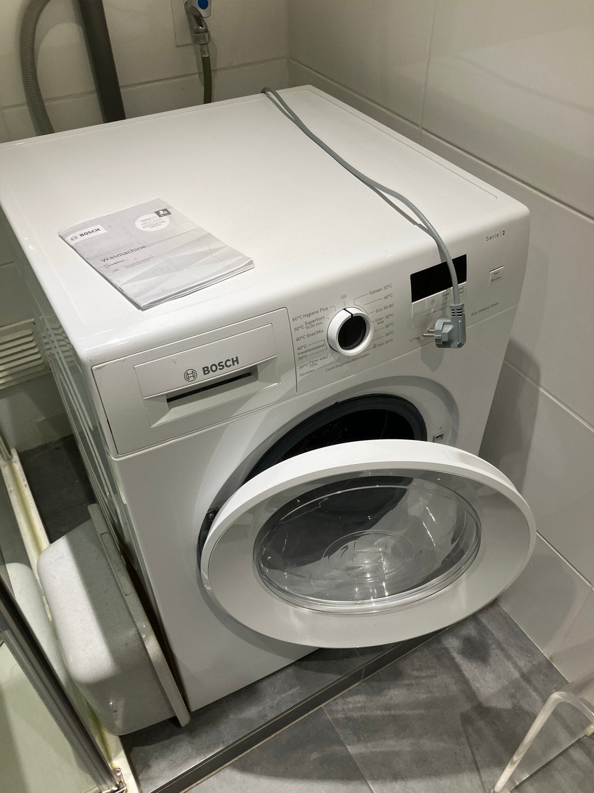 Bosch Serie 2 Wasmachine WGE02400NL - Zo goed als nieuw, Witgoed en Apparatuur, Wasmachines, Ophalen, 1200 tot 1600 toeren, 8 tot 10 kg