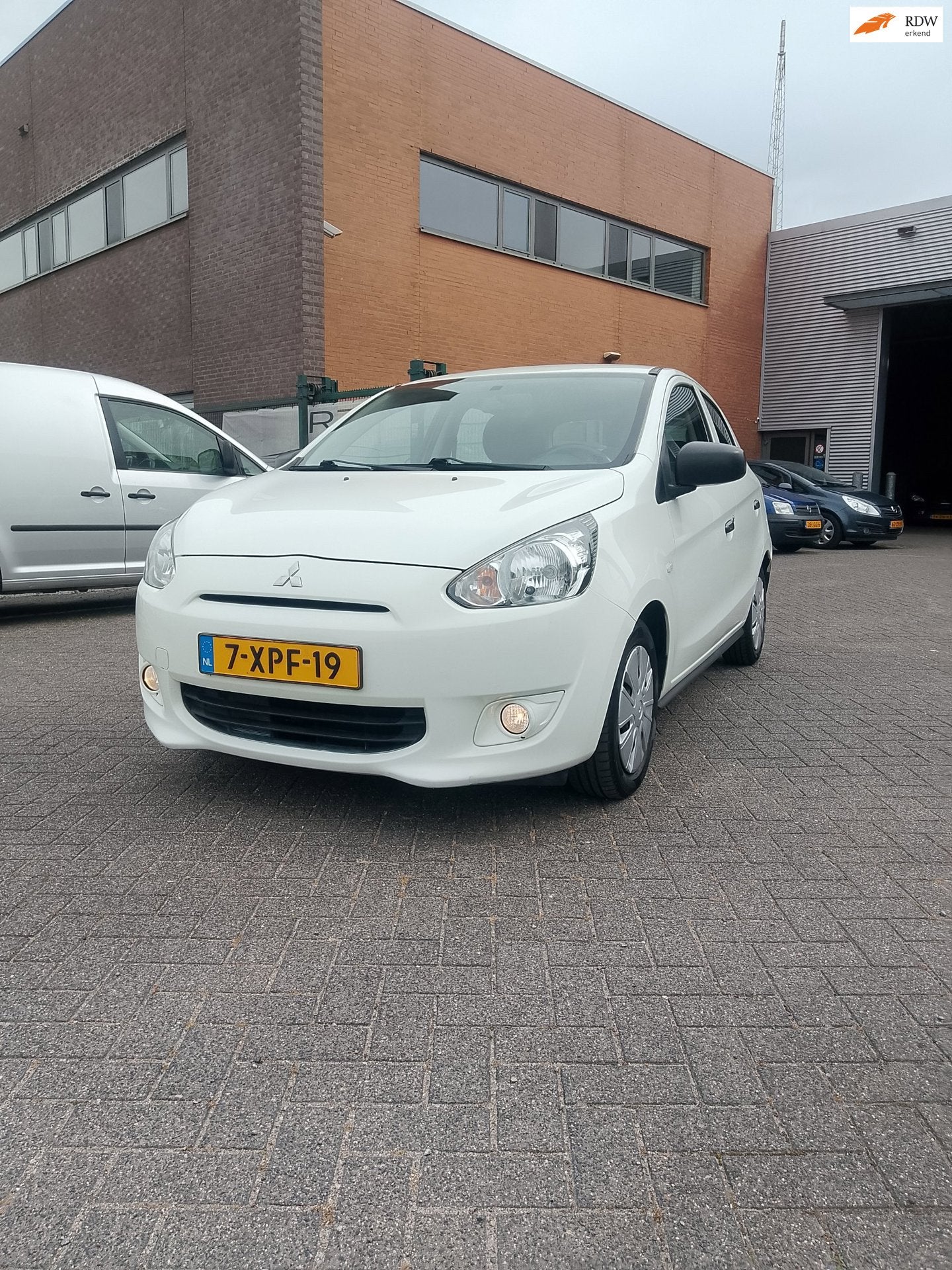 Mitsubishi Space Star 1.0 Inform, Voorwielaandrijving, Euro 5, Stof, Gebruikt