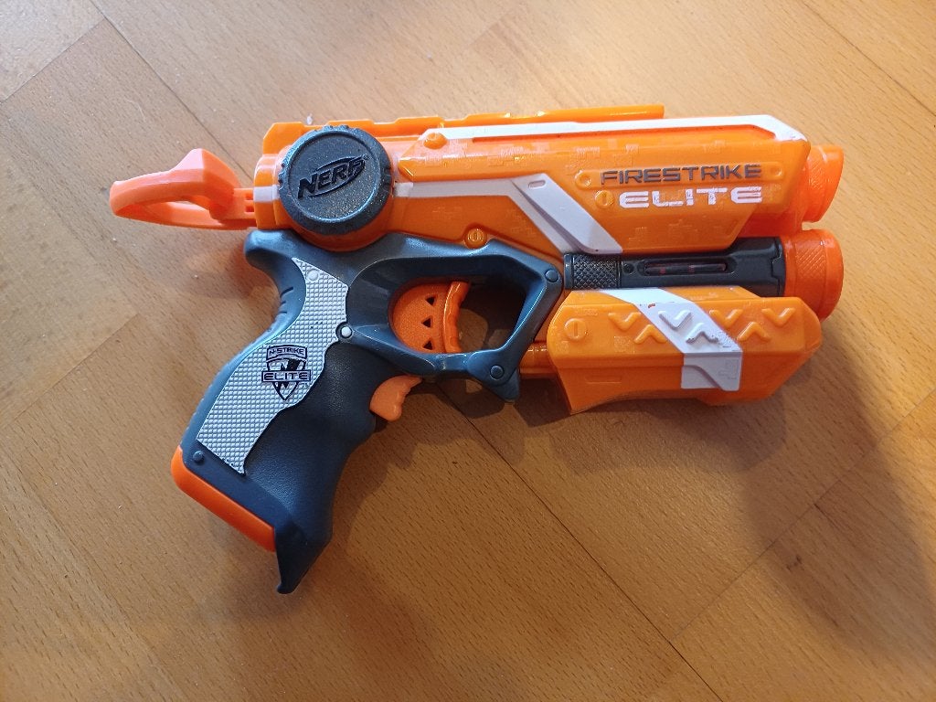 Nerf Elite Set: Strongarm (6-shor) & Firestrike (met Laser), Ophalen of Verzenden, Gebruikt