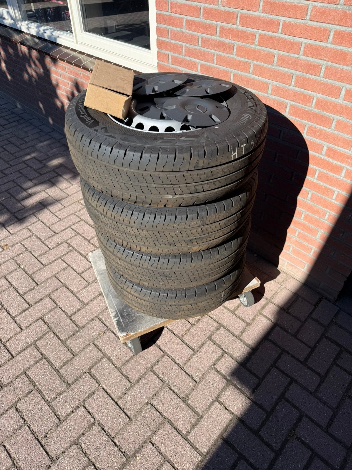 Set mercedes spinter 16 inch velgen + banden, Auto diversen, Ophalen, Zo goed als nieuw