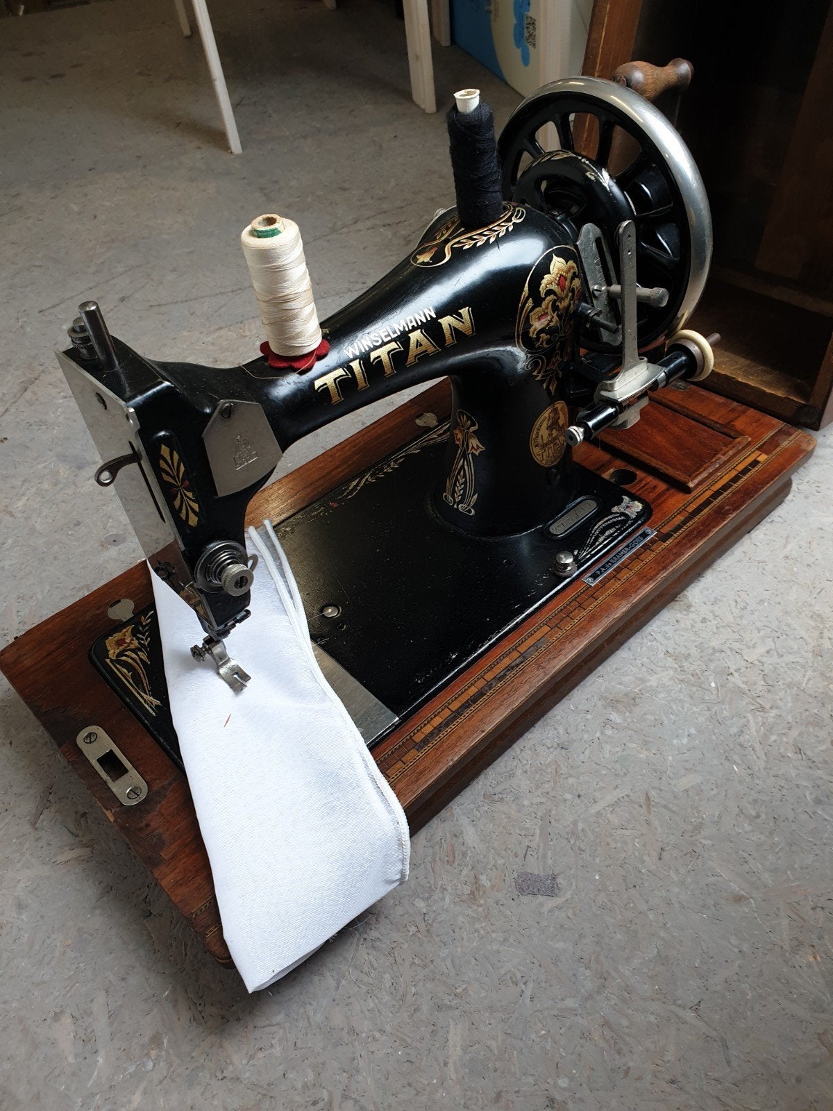 Ouderwetse naaimachine, Antiek en Kunst, Ophalen