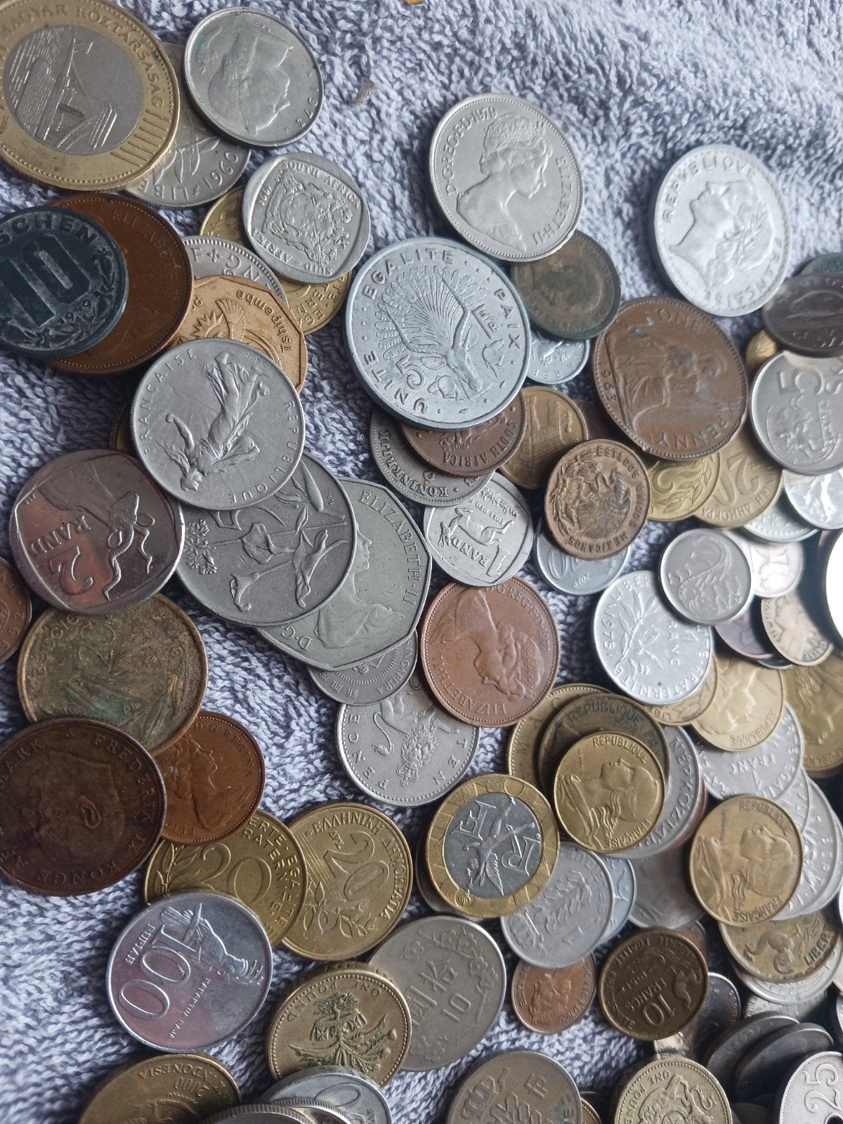 bijna 2,5 kilo aan munten wereldwijd, Ophalen of Verzenden, Buitenland, Munten