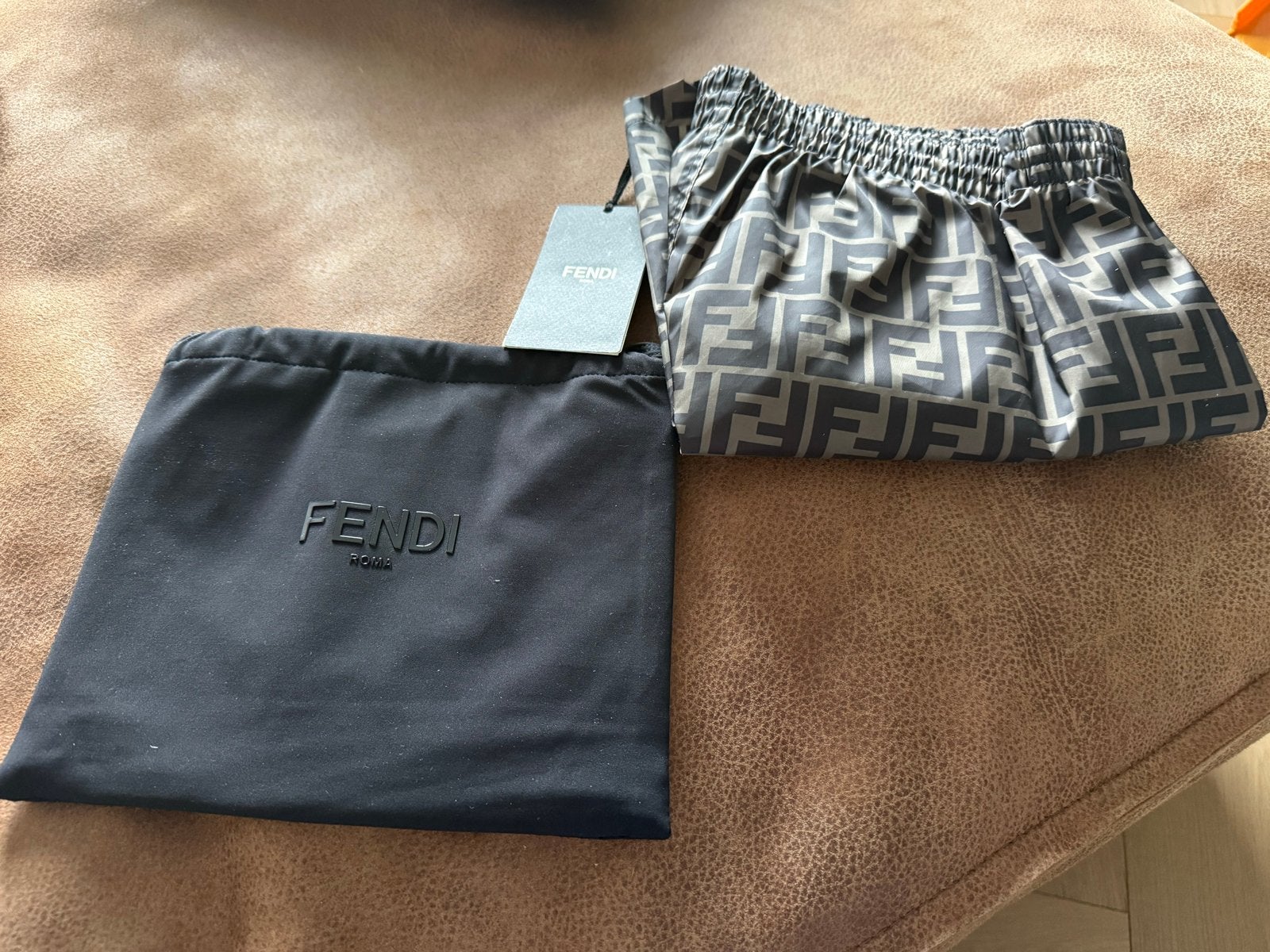 NIEUW!! Fendi Zucca Allover Zwemshort - Maat 52/54 (L), Kleding | Heren, Ophalen of Verzenden, Maat 52/54 (L), Bruin, Zwemshort
