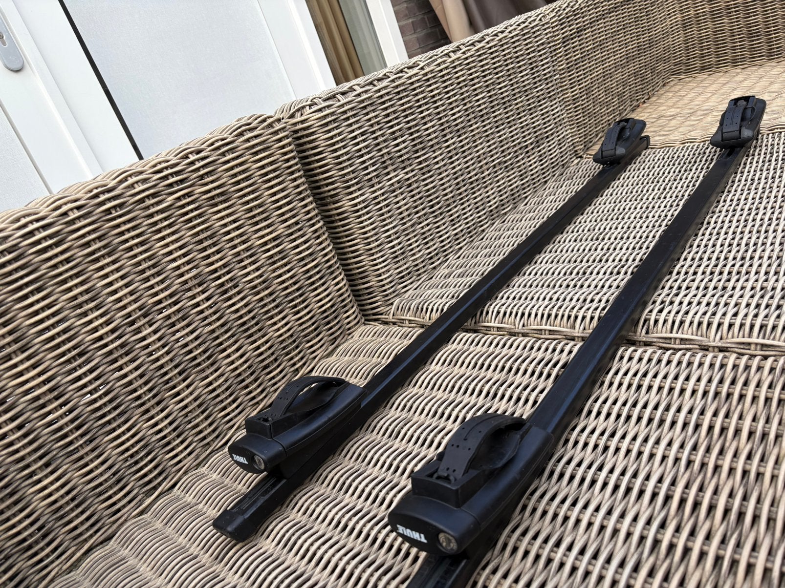 Thule dakdragers zwart complete set met sleutel, Auto diversen, Dakdragers, Ophalen, Zo goed als nieuw