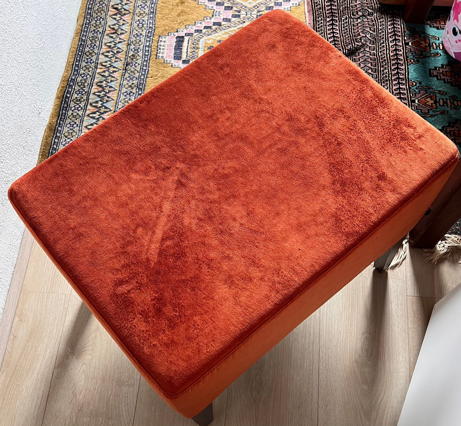 Prachtige Oranje / roestbruine velvet Hocker (Vervoort., Huis en Inrichting, Ophalen, Minder dan 50 cm, Zo goed als nieuw, Stof