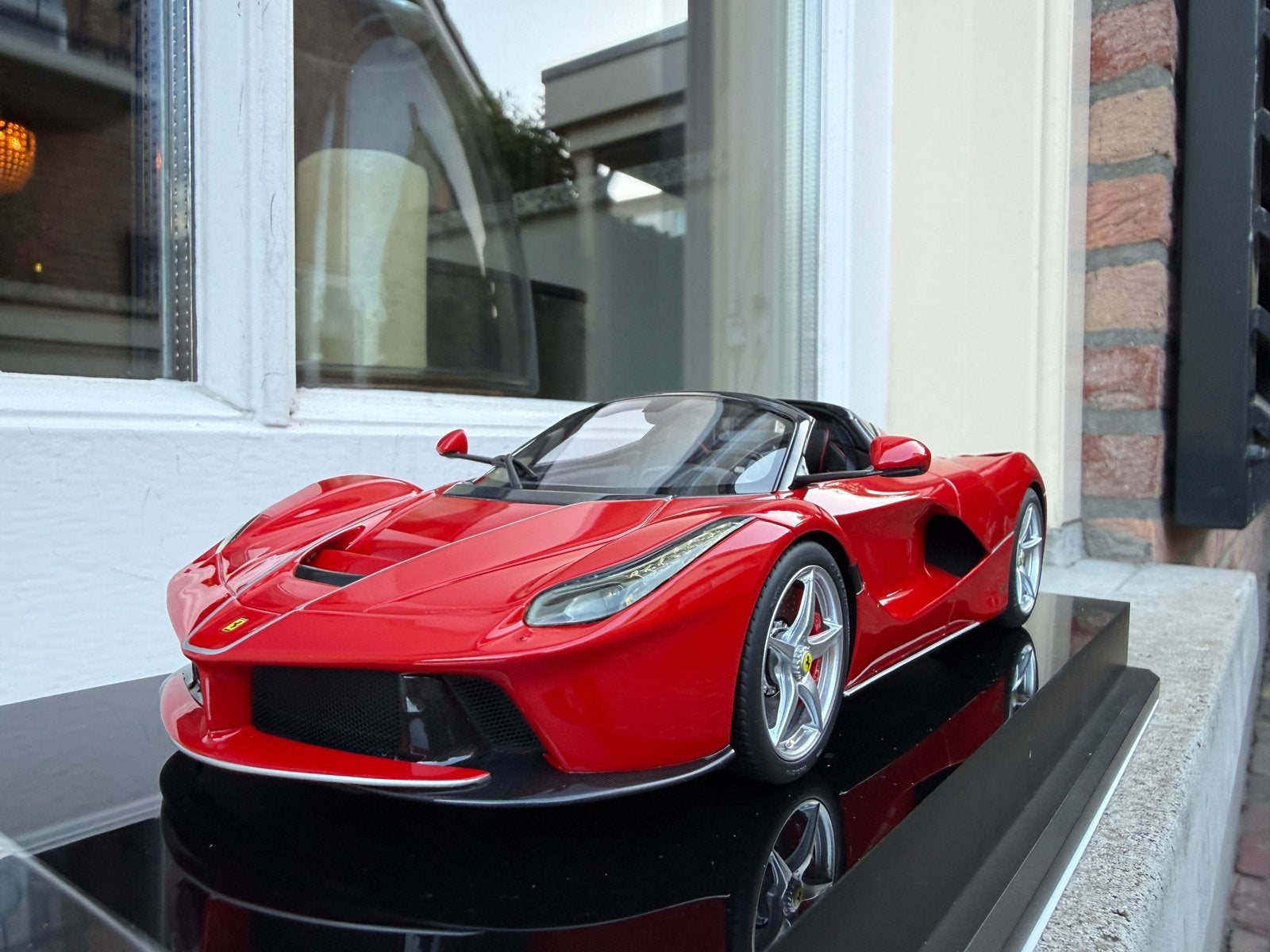 1:18 Ferrari LaFerrari Aperta rood Amalgam M5905-743, Hobby en Vrije tijd, Modelauto's | 1:18, Overige merken, Bristol, England, UK
