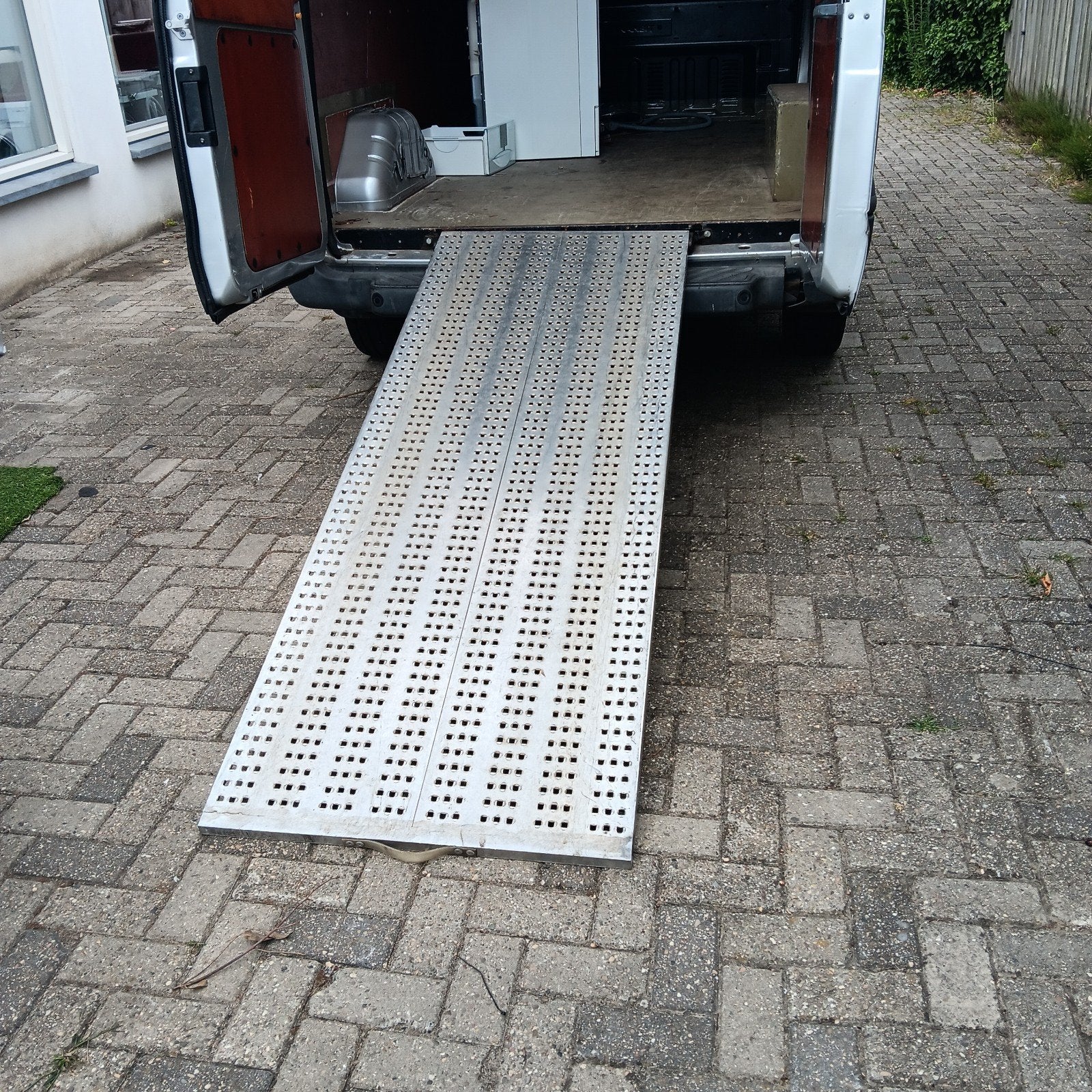 uitschuif oprijplaat onderbouw, Ophalen