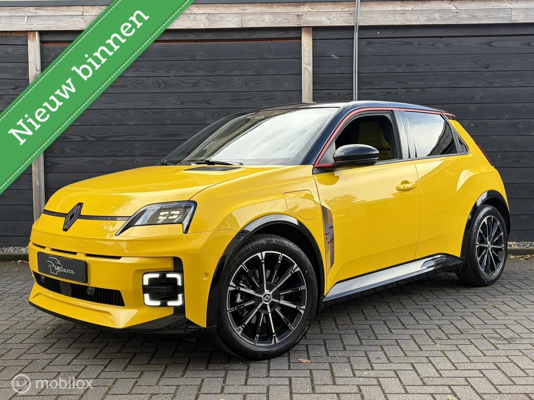 Renault 5 comfort range iconic cinq 52 kWh, Auto's, Stof, Gebruikt, 150 pk, Onderhoudsboekje