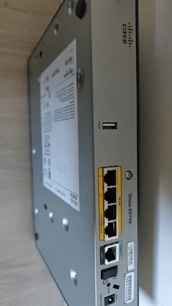 Cisco PoE switch + adapter, Ophalen, Gebruikt