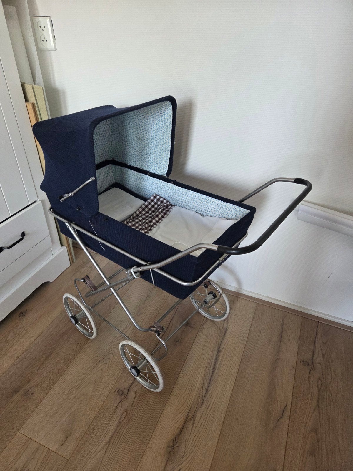 Vintage poppenwagen., Ophalen, Gebruikt, Overige merken