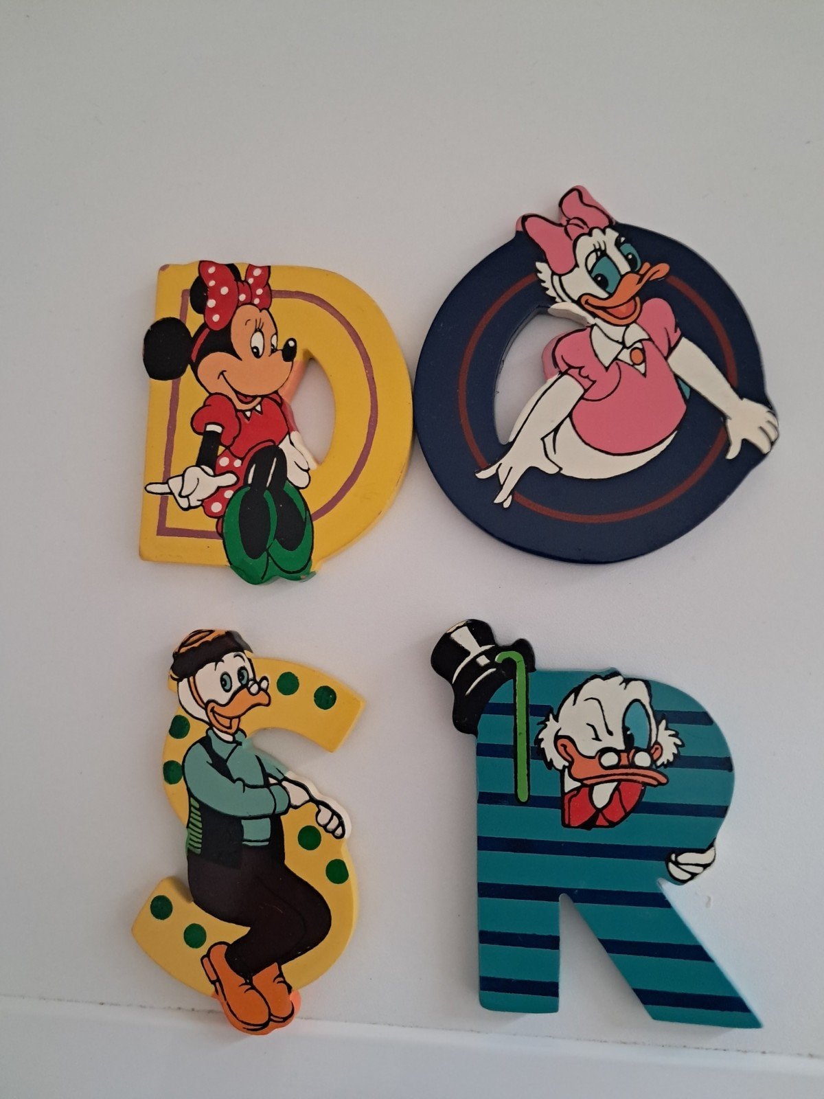 Disney houten letters Donald, Katrien, Mickey, Minnie, Ophalen of Verzenden, Donald Duck, Gebruikt, Overige typen