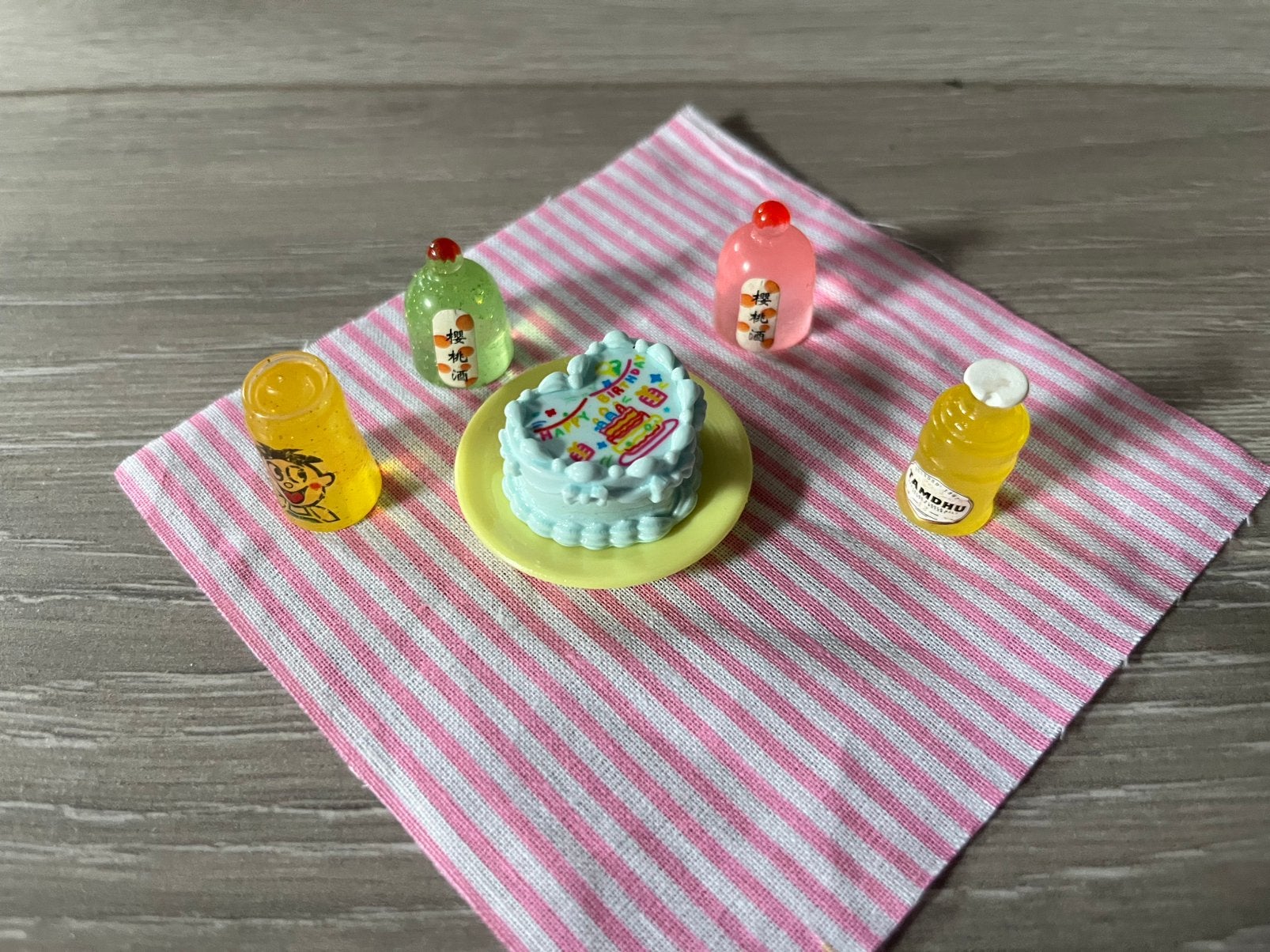 Verjaardagstaart drankjes incl verzenden, Ophalen, Nieuw, Poppenhuis