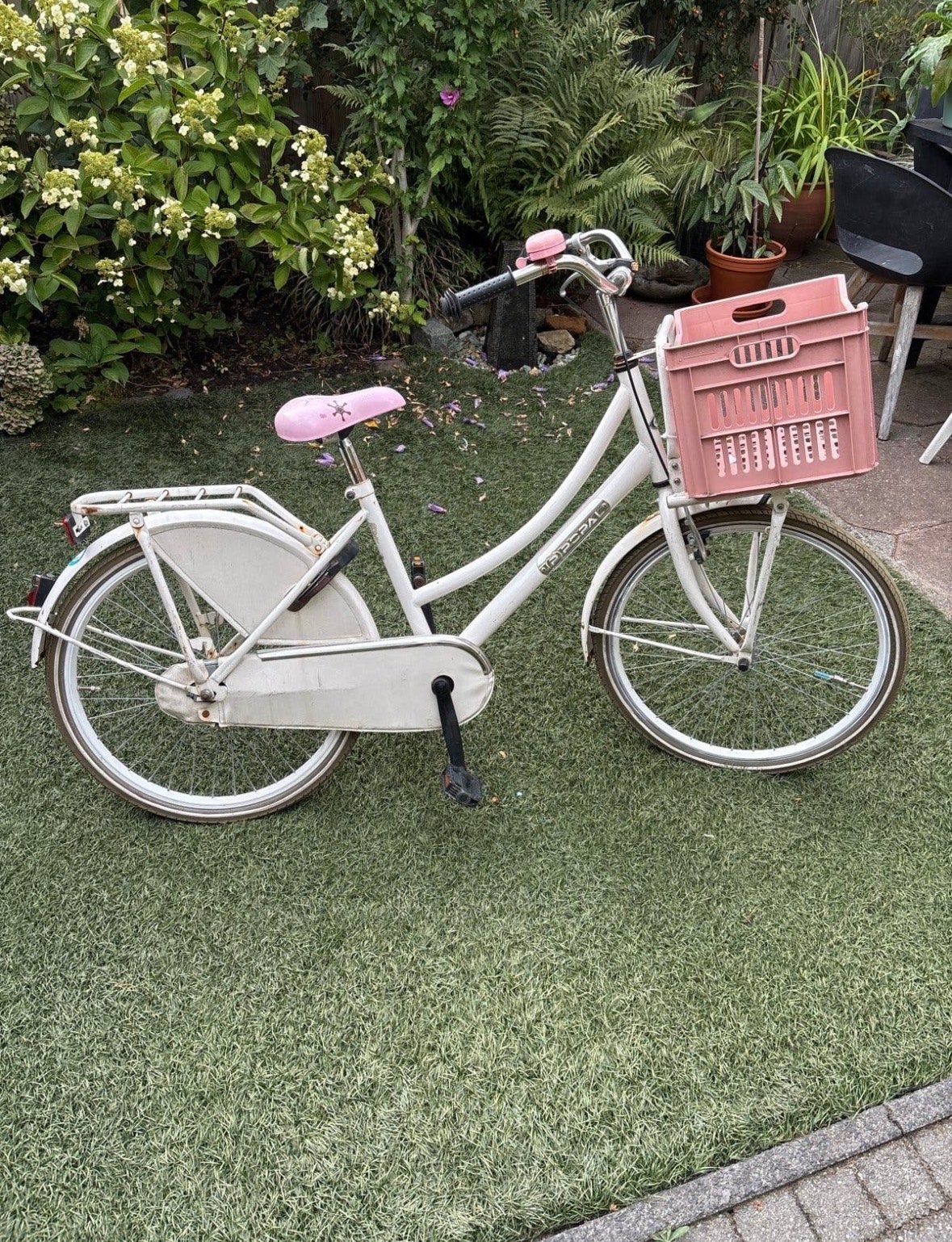 Popal Daily Dutch Basic kinderfiets wit met roze krat, Fietsen en Brommers, Fietsen | Meisjes, Ophalen, Gebruikt, 24 inch