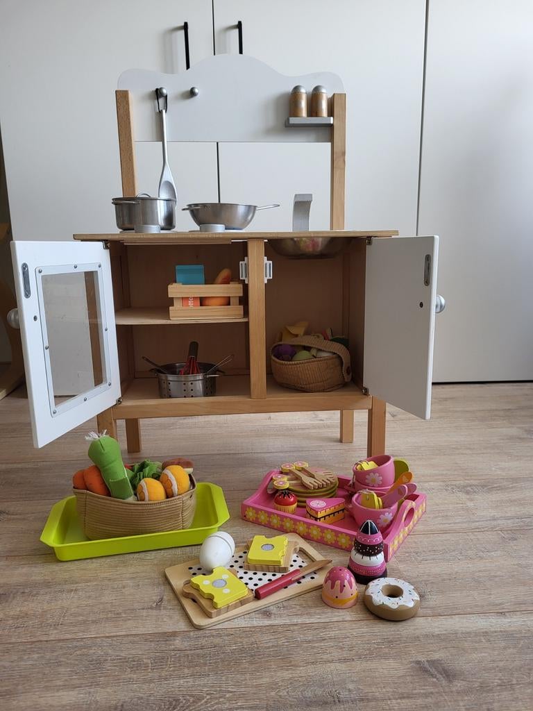 Mooie compleet houten keukentje, Ophalen, Gebruikt