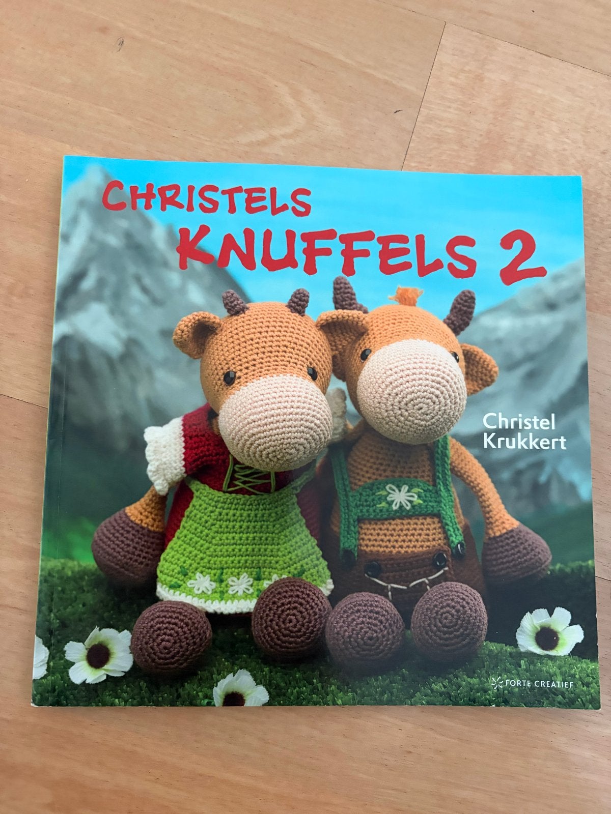 Christels Knuffels 2: Haakpatronen voor Amigurumi Dieren, Ophalen of Verzenden, Zo goed als nieuw, Breien en Haken, Geschikt voor kinderen