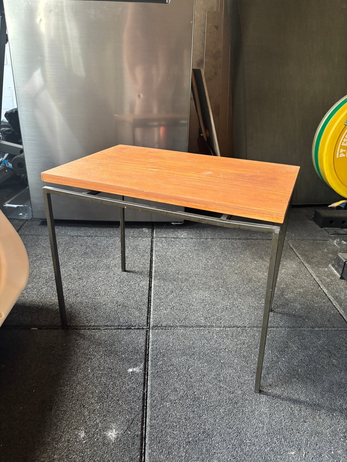 Vintage jaren 60 a 70 Pastoe bijzettafel opnieuw gebeitst, Ophalen, Minder dan 45 cm, Minder dan 55 cm, Gebruikt
