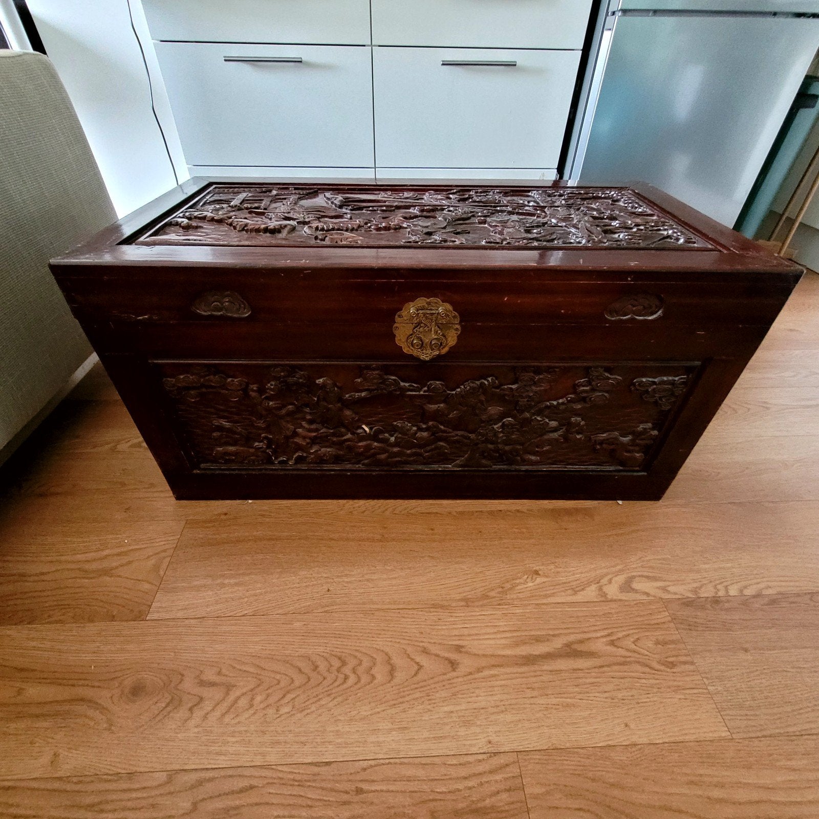 Balinese houten kist met houtsnijwerk, Antiek en Kunst, Ophalen