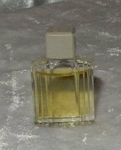 Volle parfum mini - Gucci nobile, Ophalen of Verzenden, Zo goed als nieuw, Miniatuur, Gevuld