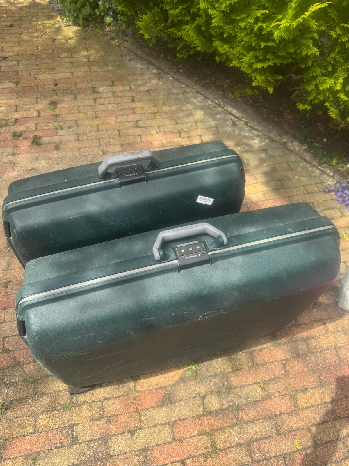 Gratis af te halen 2 gebruikte Samsonite koffers, Ophalen, Hard kunststof, Zo goed als nieuw, 70 cm of meer