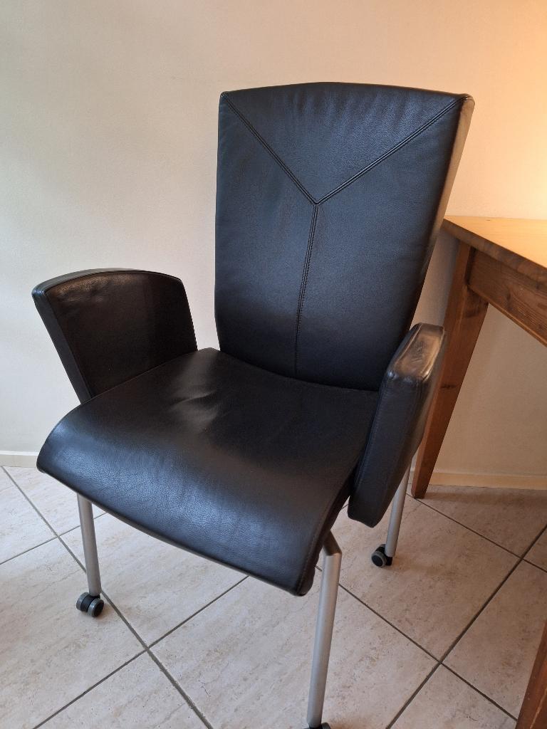 Prachtige leren fauteuil  "Castelijn"  met zwenkwieltjes, Minder dan 50 cm, Minder dan 75 cm, Leer, Ophalen of Verzenden