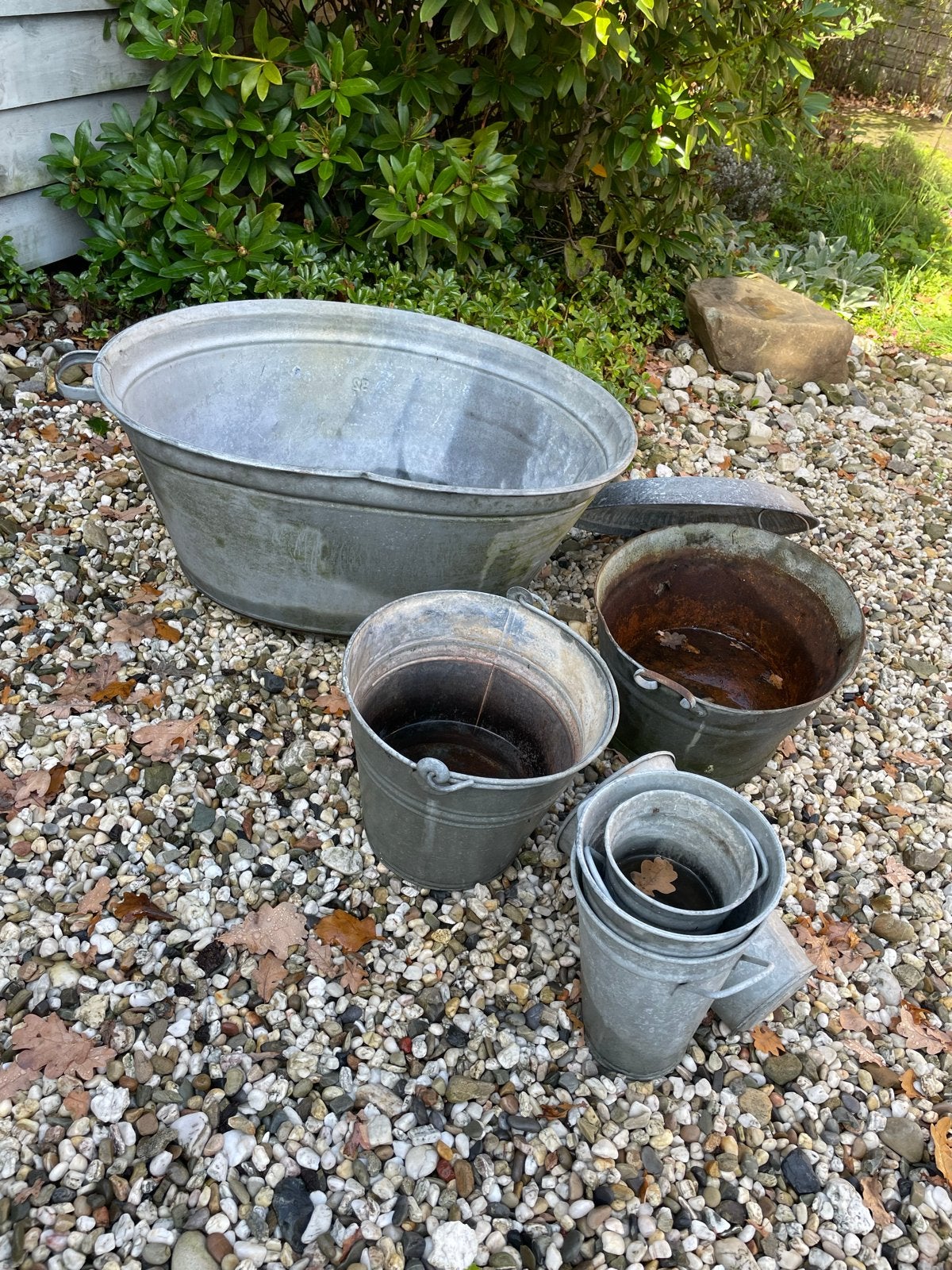 Verzameling Zinken Items - Badkuip, Emmer, Gieter, Ophalen