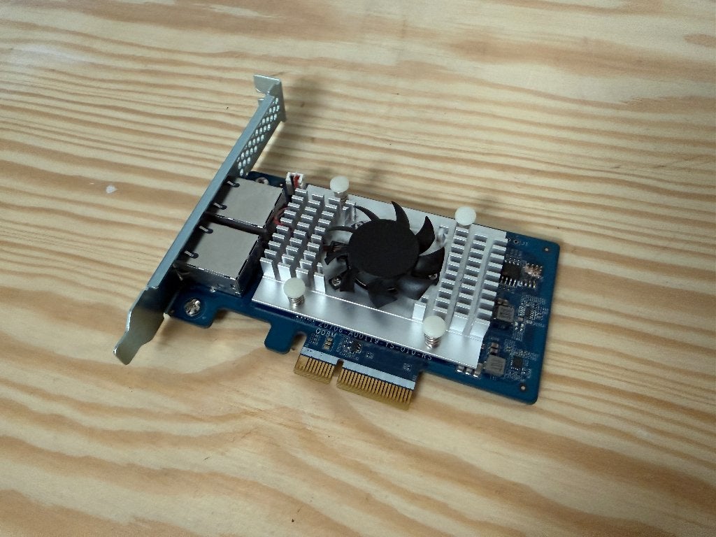 Qnap QXG-10G2T-X710 10 gigabit netwerkkaart, Ophalen, Gebruikt, Intern, QNAP