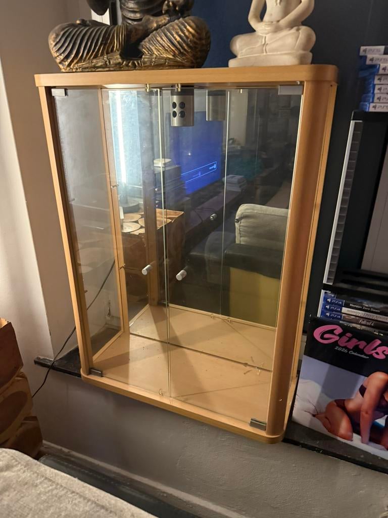 Vitrinekastje €30,00, Huis en Inrichting, Kasten | Vitrinekasten, Ophalen, 50 tot 100 cm, Minder dan 100 cm, 25 tot 50 cm